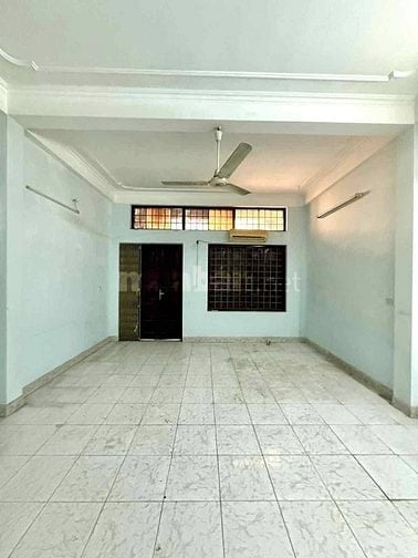 Vương Thừa Vũ, 72m2, 5m, gần mặt phố, ô tô vào nhà, sơn nước lại đẹp