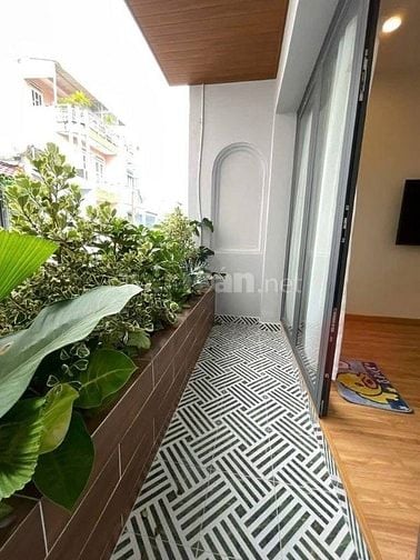 Bán gấp nhà Lý Chính Thắng - Quận 3 DT 64m2, đầy đủ tiện nghi ! 