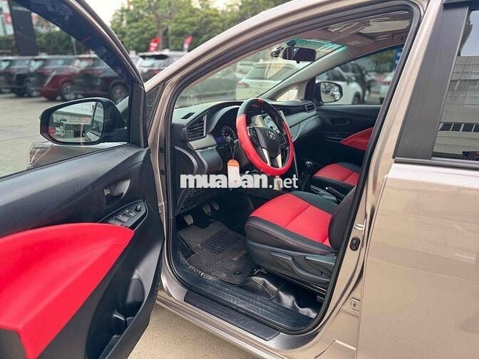 Toyota Innova 2022 E 2.0 MT - 90000 km