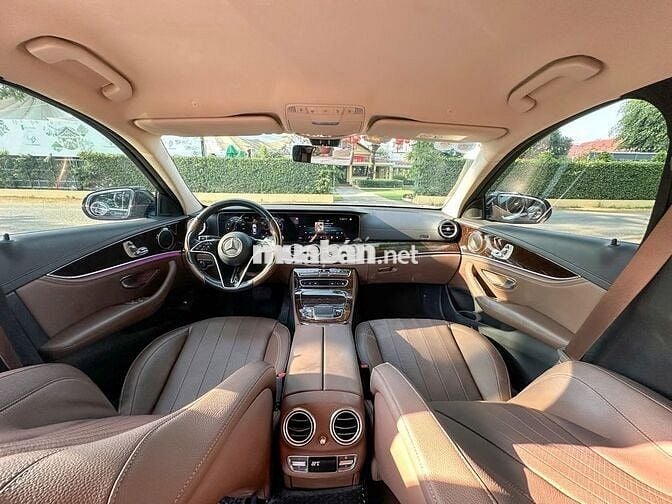 Mercedes E200 Exclusive 2023 bản V1
