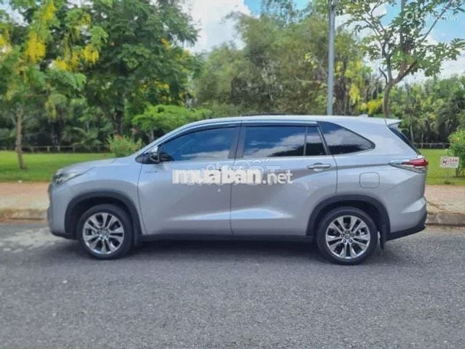 Toyota Innova Cross Hybric 2023