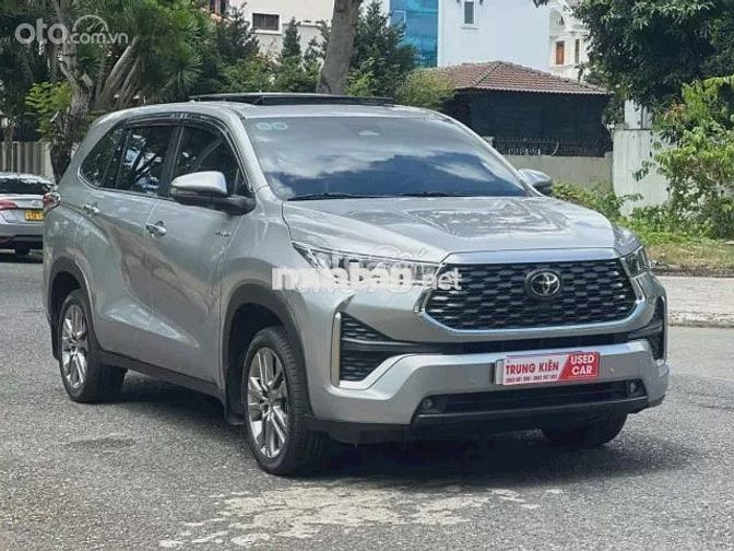 Toyota Innova Cross Hybric 2023
