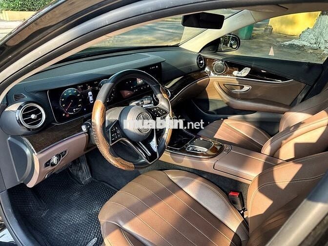Mercedes E200 Exclusive 2023 bản V1