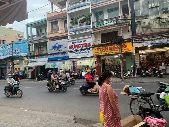 Cho thuê nguyên căn nhà mặt phố 3 tầng Lý Thái Tổ, Đà Nẵng