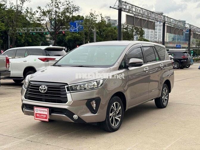 Toyota Innova 2022 E 2.0 MT - 90000 km