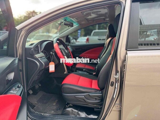 Toyota Innova 2022 E 2.0 MT - 90000 km