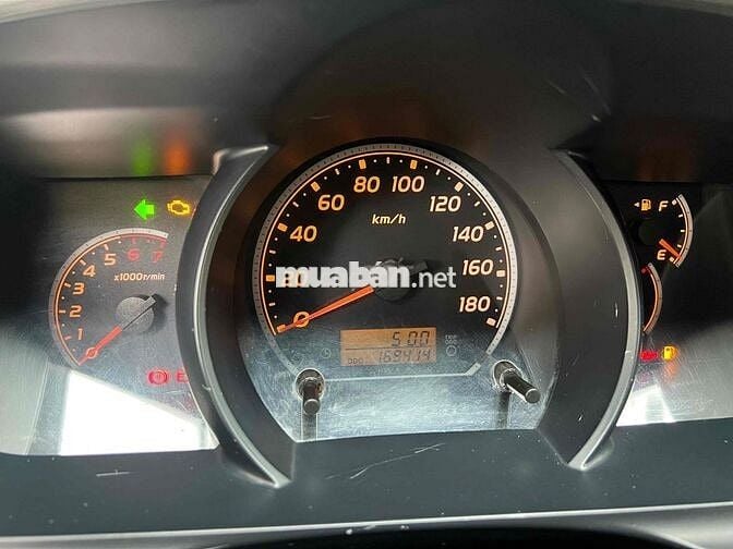 Toyota Hiace 2008 Commuter 2.7 - 150000 km