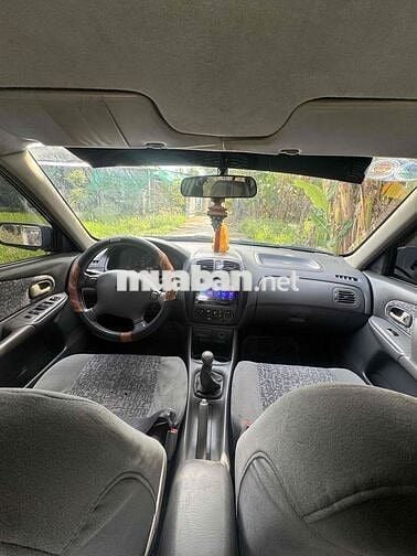 Ford Laser 2000 LX 1.6 MT