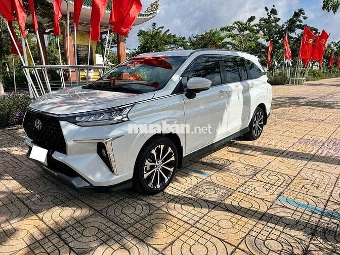 Toyota Veloz Cross Top 2025 - 3800 km 6XX