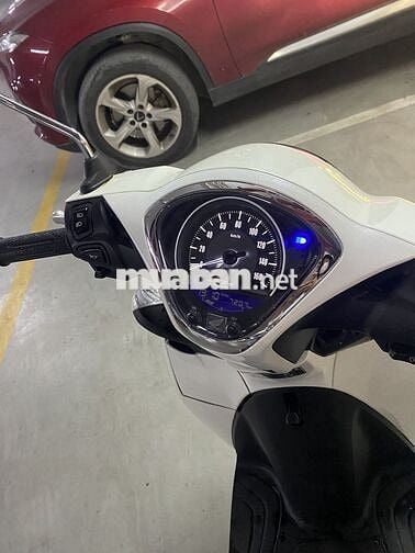 Bán xe Sh mode màu trắng mới còn dán nilon