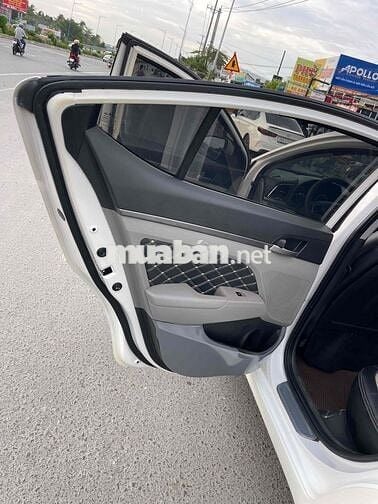 Hyundai Elantra 2016 - 78000 km