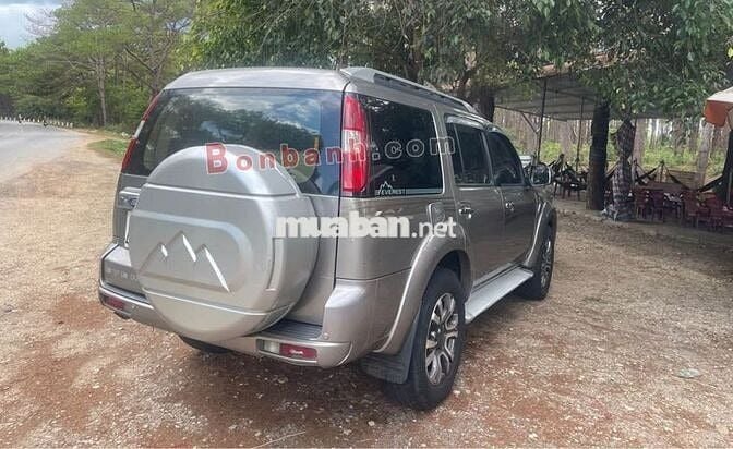 Ford Everest 2.5L 4x2 MT 2011