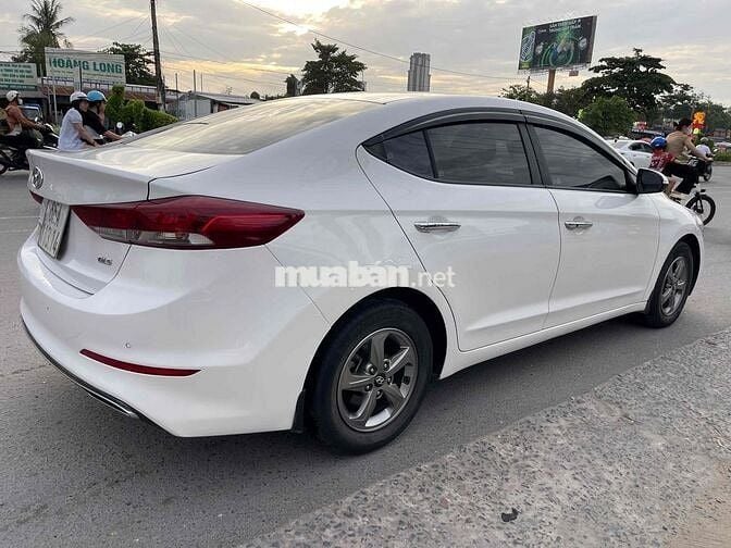 Hyundai Elantra 2016 - 78000 km