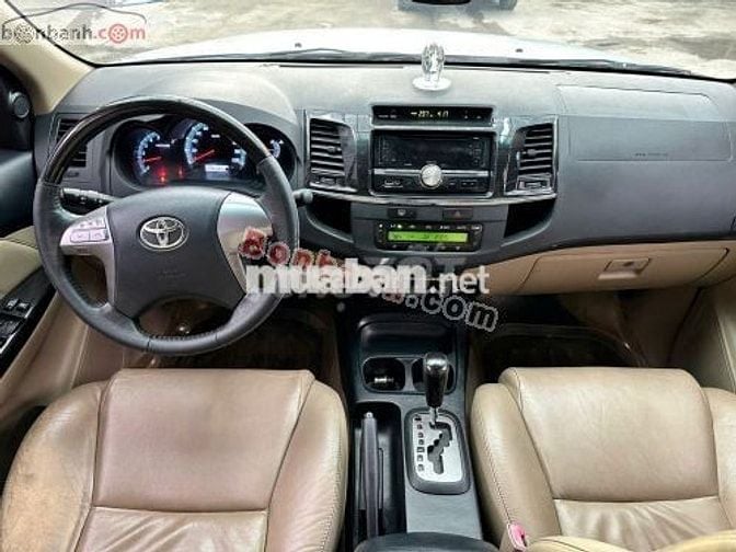 Toyota Fortuner 2.7V 4x2 AT 2015