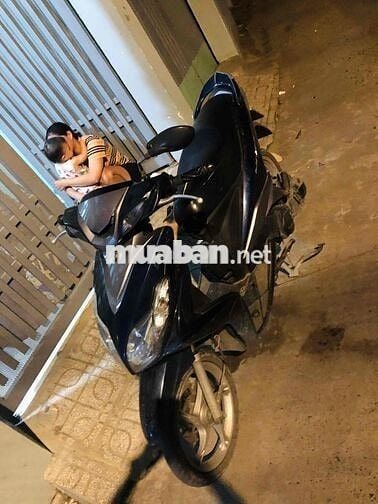 Cần bán xe luvias