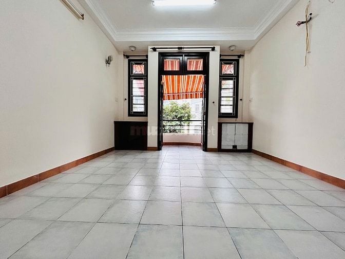 CHO THUÊ NHÀ HẺM 2/15 HÀM NGHI QUẬN 1 HẺM 6M