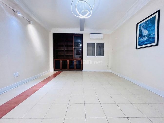CHO THUÊ NHÀ HẺM 2/15 HÀM NGHI QUẬN 1 HẺM 6M