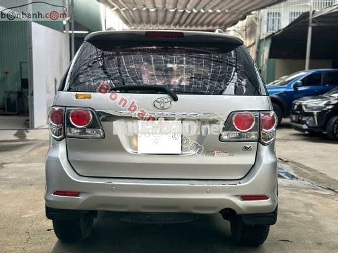 Toyota Fortuner 2.7V 4x2 AT 2015