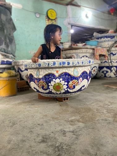 Chậu đắp tay cẩn miểng chén dĩa, thủ công mỹ nghệ Thủ Đức - Tphcm