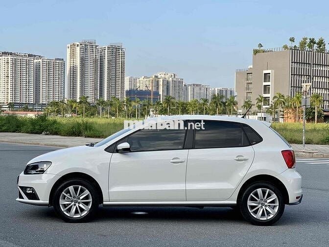Volkswagen Polo 2016 1.6 Hatchback - 40000 km