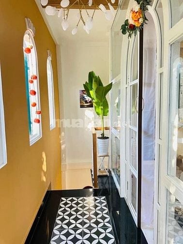 Chủ bán gấp căn Phạm Ngọc Thạch, p6, quận 3 giá 2tỷ780tr sổ hồng riền