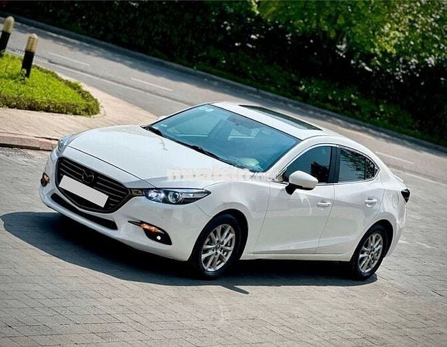 Mazda 3 2018 1.5 AT Sedan - 97000 km