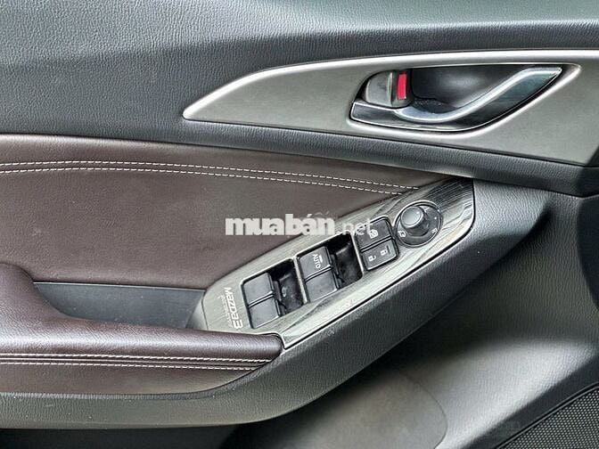 Mazda 3 2018 1.5 AT Sedan - 97000 km