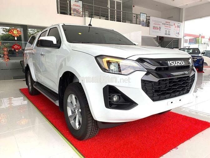 Dmax nhập khẩu Thái lan 2025, tự động máy dầu 1.9