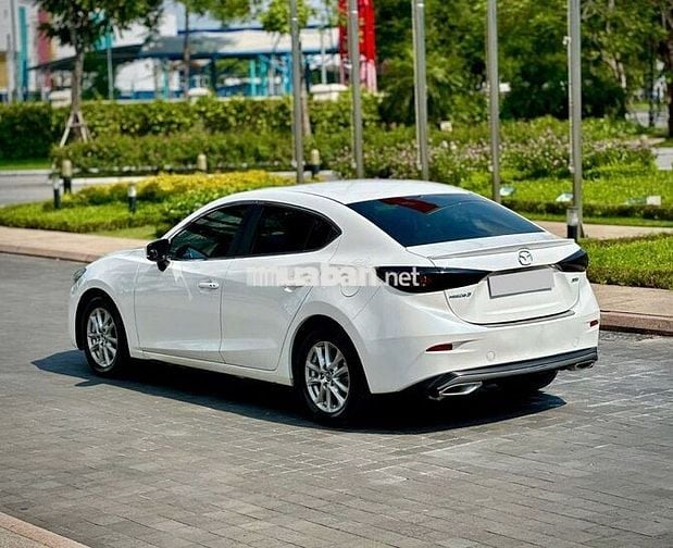 Mazda 3 2018 1.5 AT Sedan - 97000 km