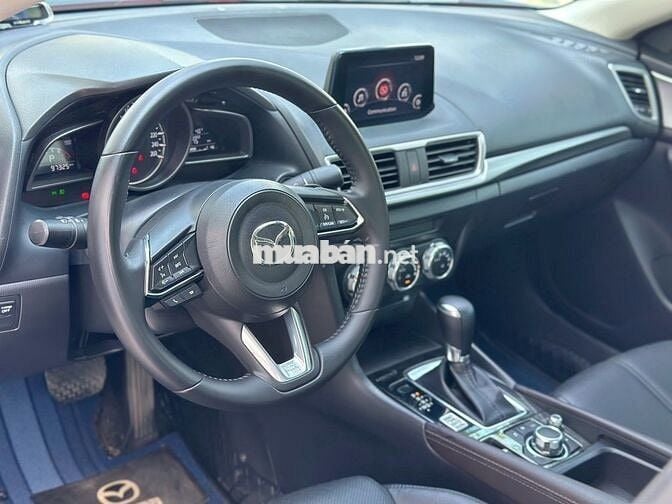 Mazda 3 2018 1.5 AT Sedan - 97000 km