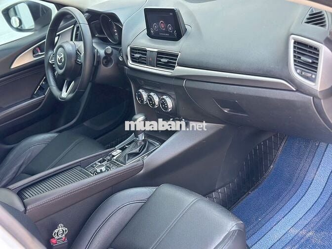 Mazda 3 2018 1.5 AT Sedan - 97000 km