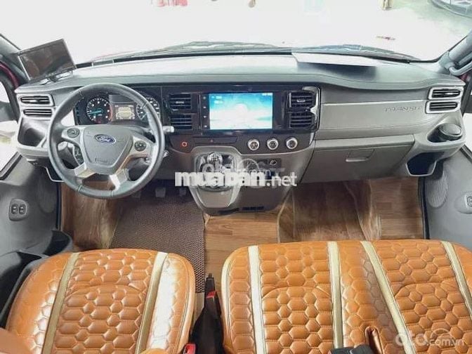 Ford Transit Limousine - 2022.