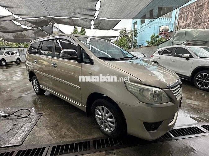 Toyota Innova 2013 2.0E - 135000 km