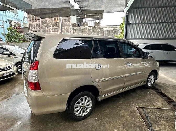 Toyota Innova 2013 2.0E - 135000 km