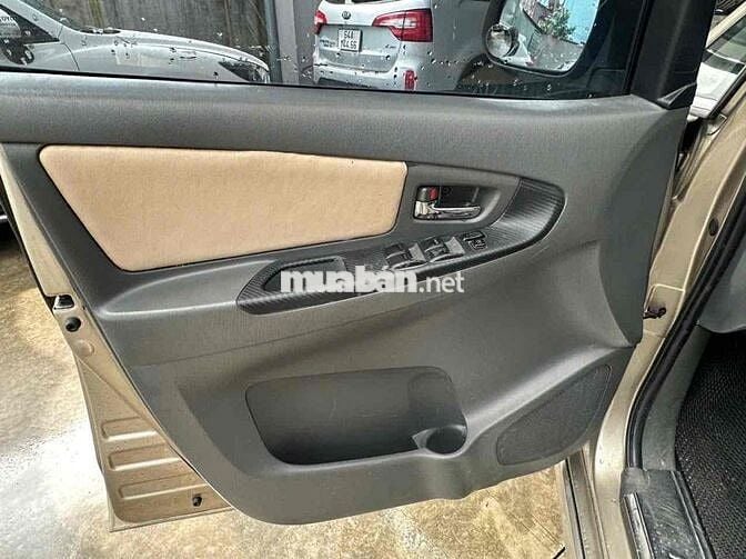 Toyota Innova 2013 2.0E - 135000 km