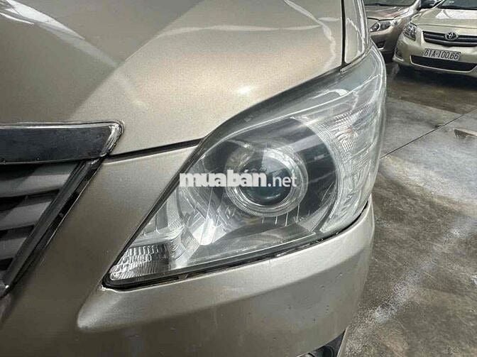 Toyota Innova 2013 2.0E - 135000 km