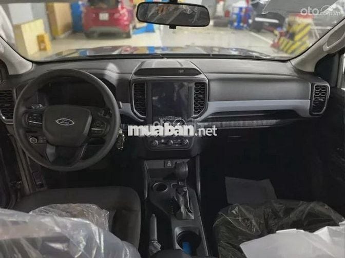 Ford Ranger XLS 2.0L 4x2 AT 2025