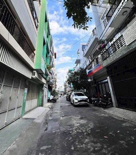 Toà nhà CHDV ngay Hoàng hoa thám p13 Q.TB dt: 132m2 KC : 6 lầu-TM 