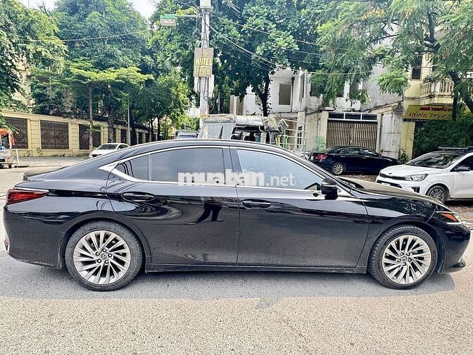 Cần bán Lexus ES250 Đen – Nội thất Nâu – SX 2020