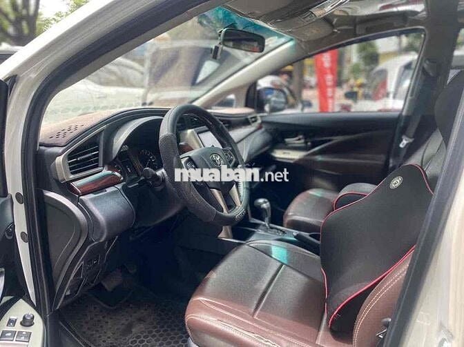 Toyota Innova 2019 2.0 Venturer - 62700 km