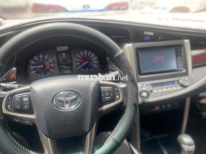 Toyota Innova 2019 2.0 Venturer - 62700 km