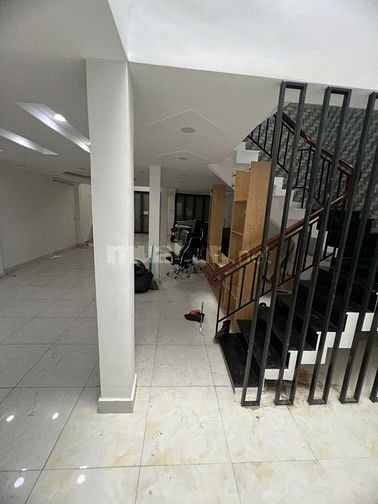 Nhà căn đôi Lạc Long Quân 480 m2 5PN , 4WC