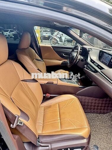 Cần bán Lexus ES250 Đen – Nội thất Nâu – SX 2020