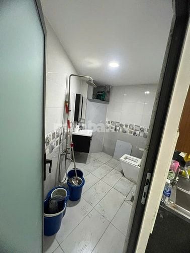 Nhà căn đôi Lạc Long Quân 480 m2 5PN , 4WC