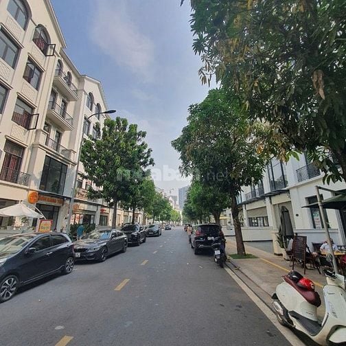 GIÁ TỐT - CHO THUÊ NHÀ 5.5 TẦNG, 250M2 - HT THANG MÁY - CHỈ 25TR, KHU 