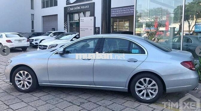 Mercedes_Benz_E200