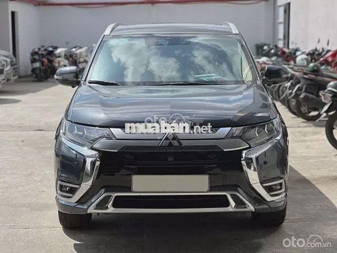 Mitsubishi Outlander 2024.