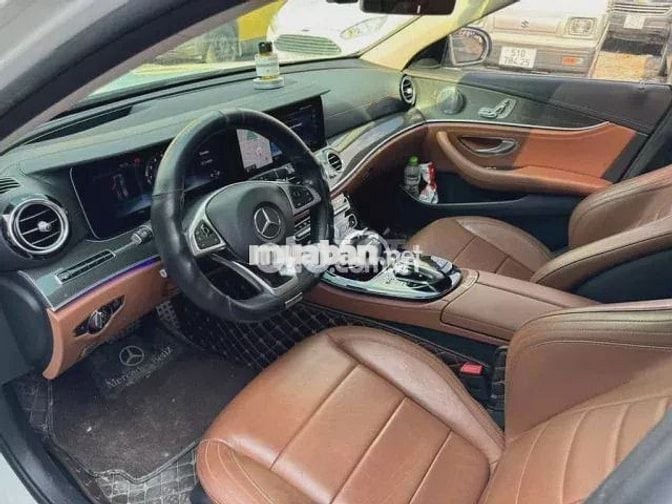 Mercedes Benz E300 2017 lăn bánh 63.000 km