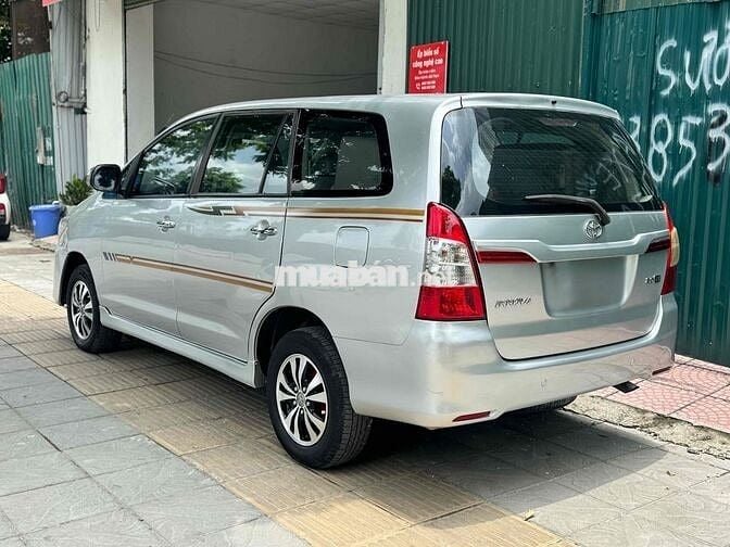 Toyota Innova 2.0E sx 2015 form mới