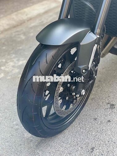 Honda CB650R Black Edition